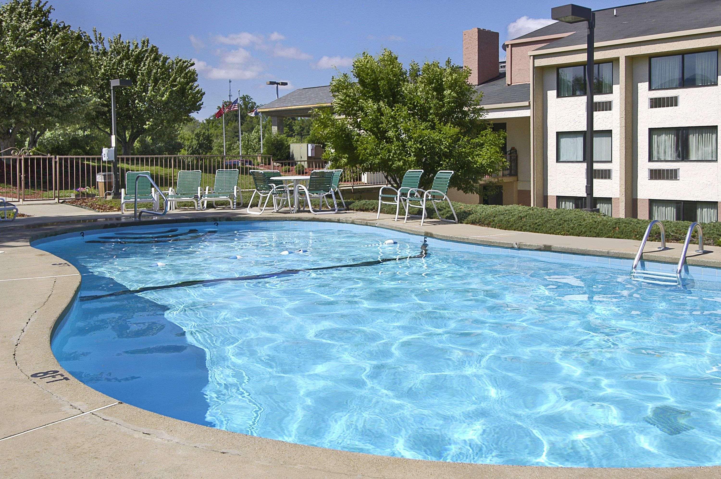 Ramada By Wyndham Asheville Southeast Exterior photo