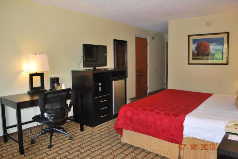 Ramada By Wyndham Asheville Southeast Exterior photo