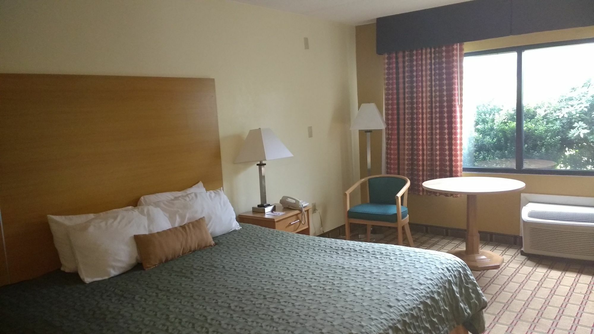 Ramada By Wyndham Asheville Southeast Exterior photo