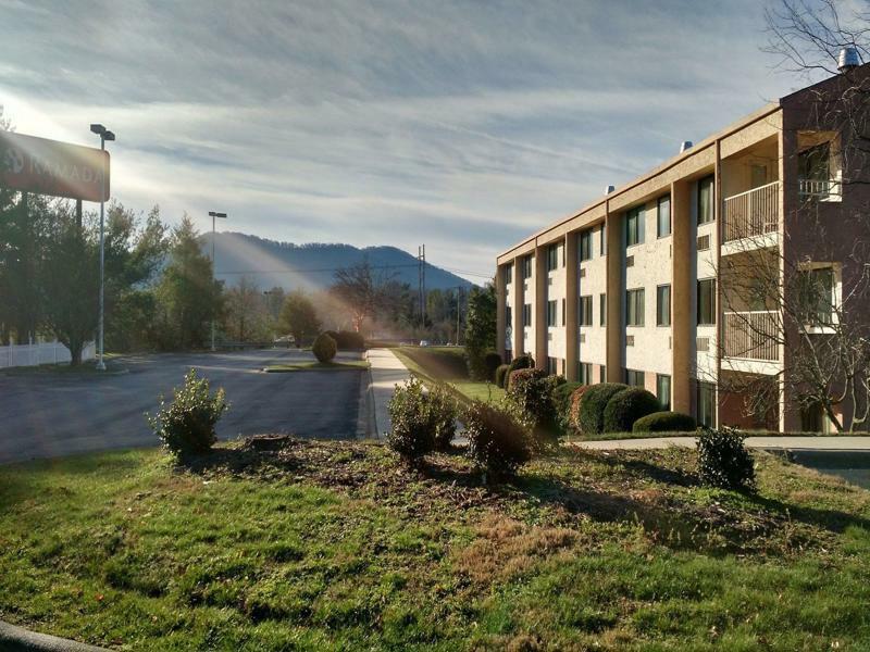 Ramada By Wyndham Asheville Southeast Exterior photo