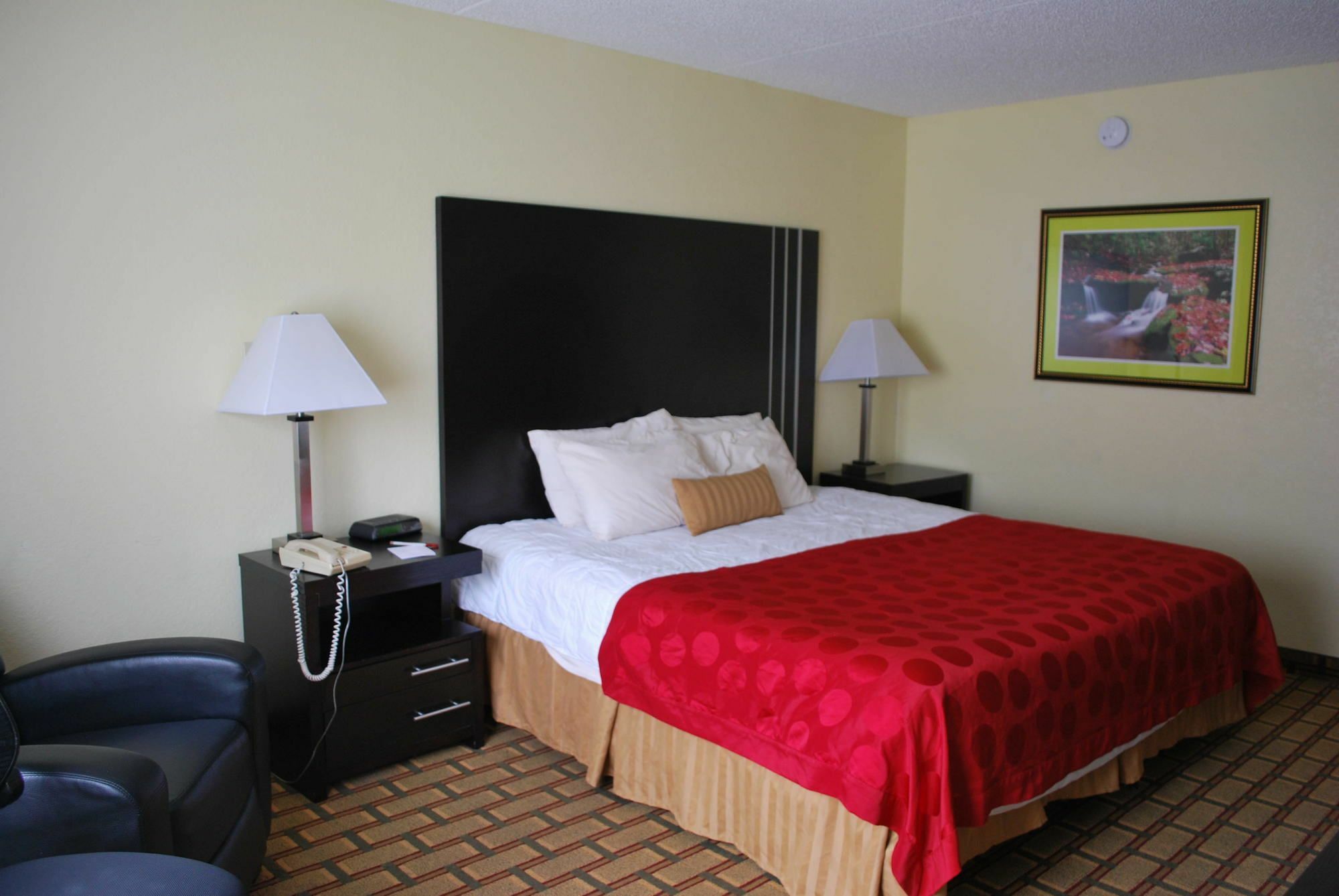 Ramada By Wyndham Asheville Southeast Exterior photo