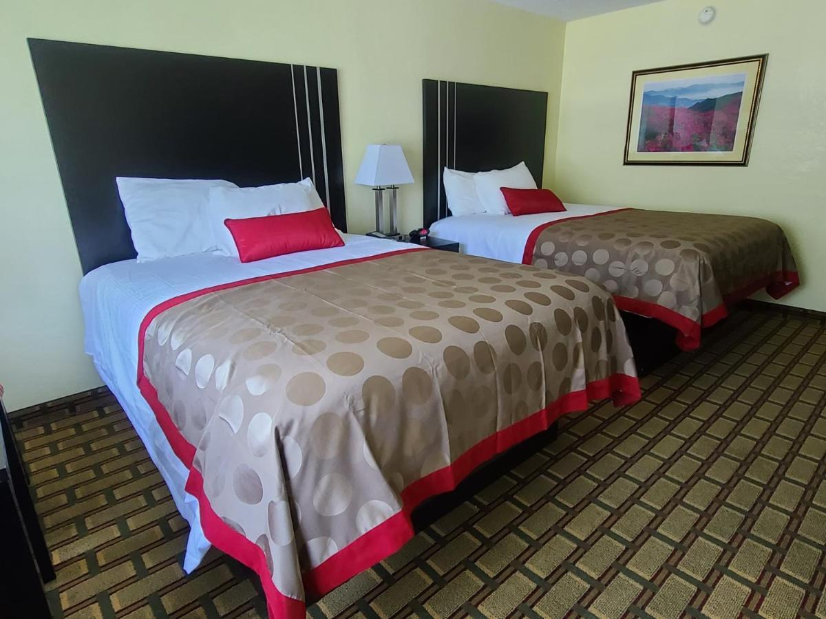 Ramada By Wyndham Asheville Southeast Exterior photo